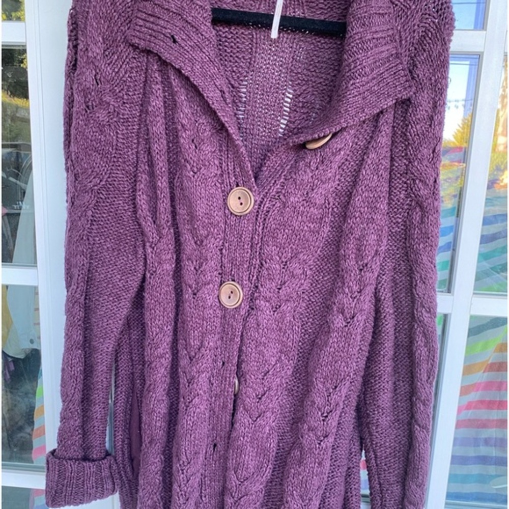 GORGEOUS PLUM colored button up long cardigan with side pockets!FREE PEOPLE💜!